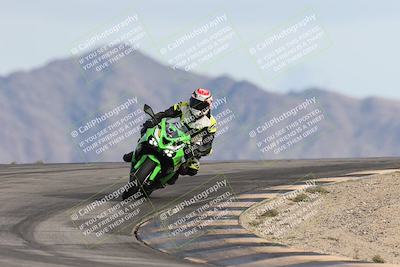 media/Nov-16-2025-Race Pace (Sun) [[8c5fa54630]]/Non Verified Riders (1st 20 Minutes)/6-Turn 12 (2pm)/